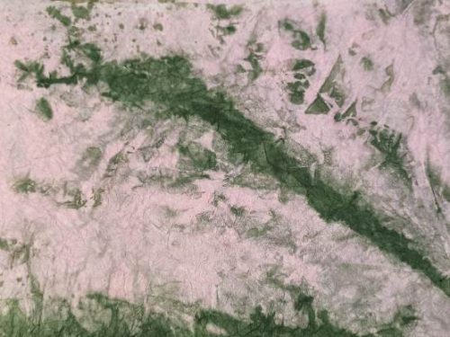 Merített papír gyűrt 80x60 cm rozsaszín - zöld 1 ív KIFUTÓ TERMÉK