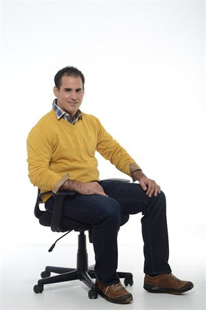 MAYAH Irodai szék, karfás, fekete szövetborítás, feszített hálós háttámla, fekete lábkereszt, MAYAH "Fun"