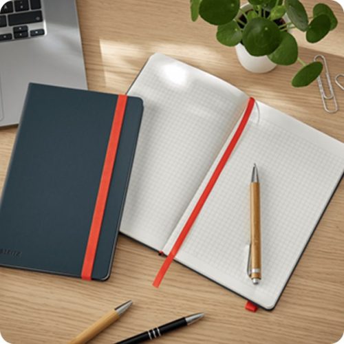 Beírókönyv kockás LEITZ A/5 80 lapos Cosy Soft Touch keményfedeles bársonyszürke