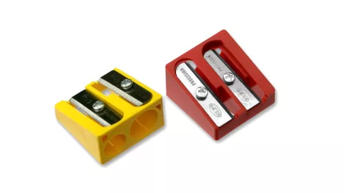 Hegyező KUM műanyag 2 lyukú